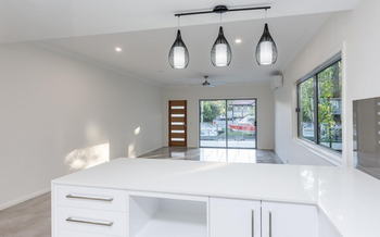 Image 3 for 2/20 Houthem St, Camp Hill  QLD  4152