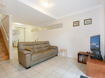 Image 4 for 4/9 Monmouth St, Morningside  QLD  4170