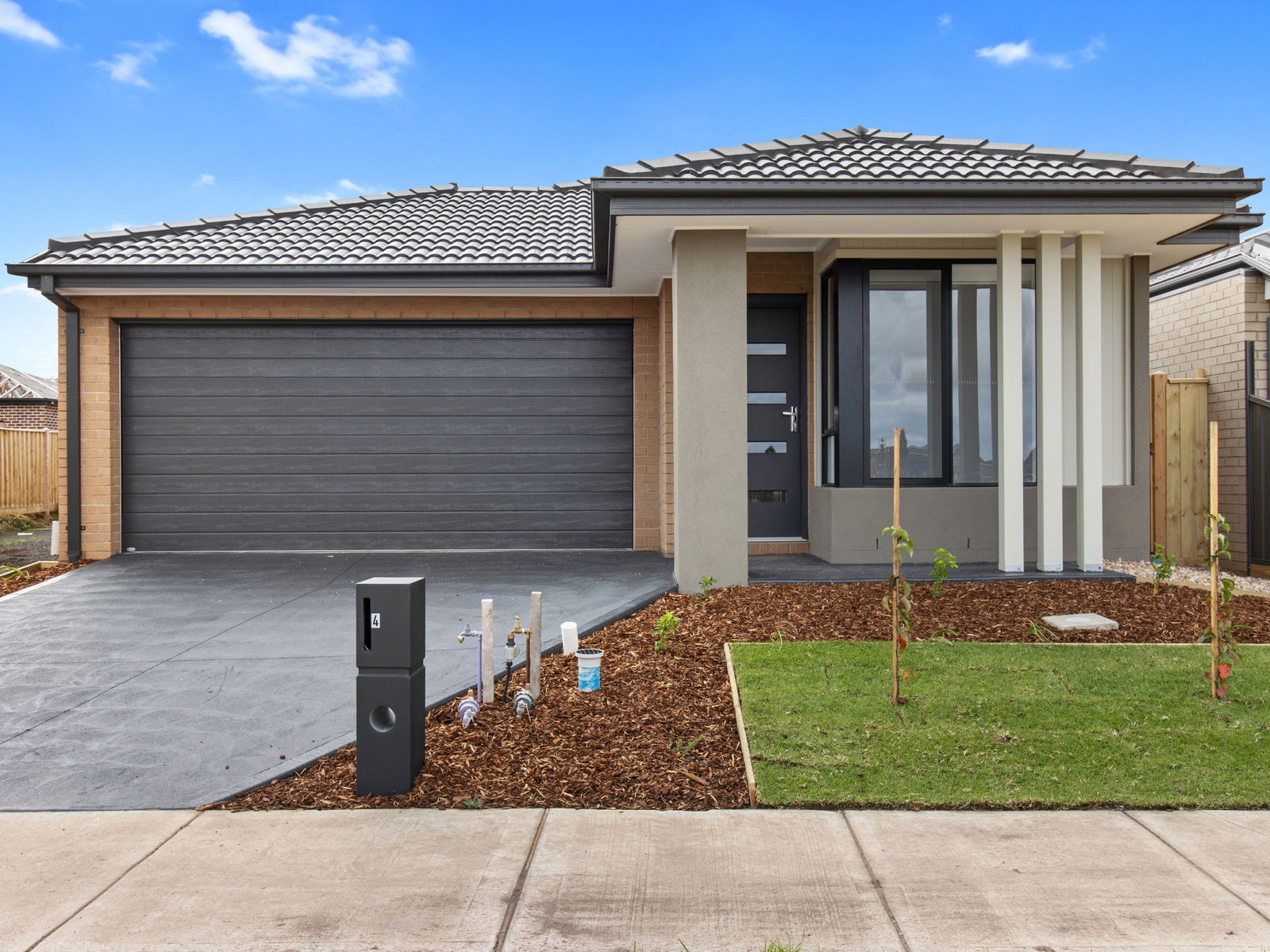Main listing image for 4 Kardak St, Tarneit  VIC  3029