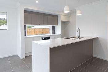 Image 4 for 25 Jasmine Cct, White Rock  QLD  4306