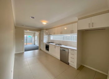 Image 4 for 6 Keynes Pl, Strathtulloh  VIC  3338