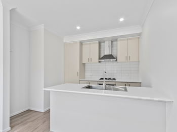 Image 3 for 10 Cresthaven Rd, Tarneit  VIC  3029