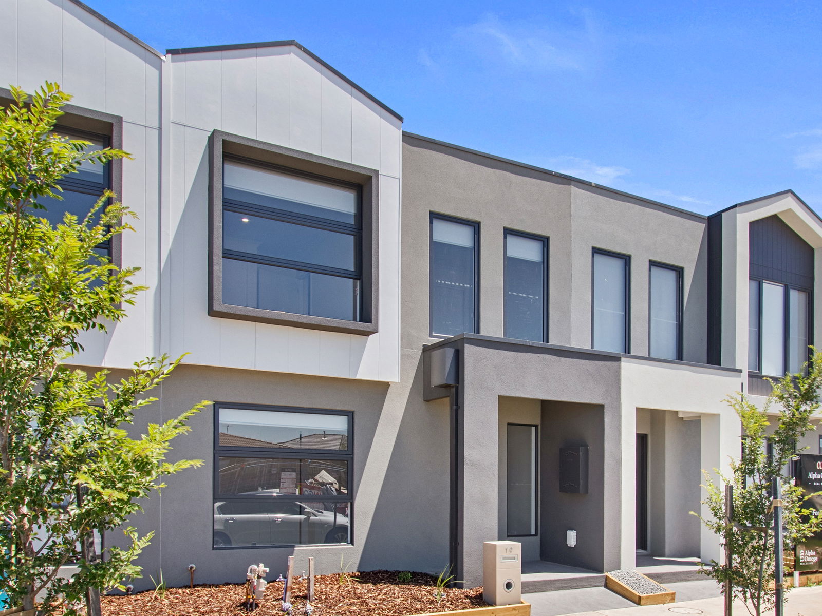 Main listing image for 10 Cresthaven Rd, Tarneit  VIC  3029