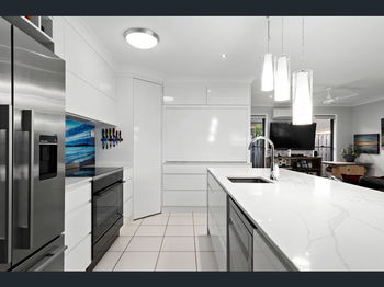 Image 6 for 1 Kempsey Cl, Fitzgibbon  QLD  4018