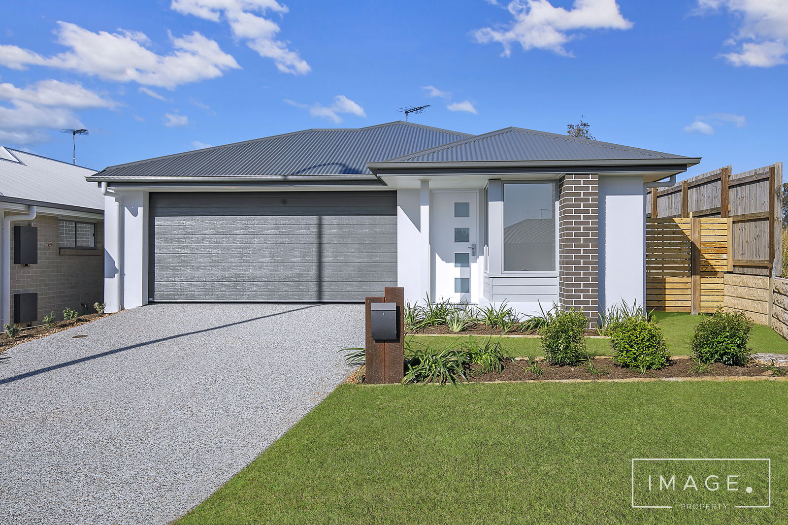 Main listing image for 64 East Beaumont Rd, Park Ridge  QLD  4125