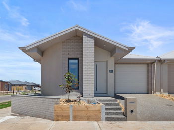 Image 3 for 24 Rourke St, Tarneit  VIC  3029