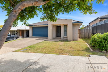 Image 3 for 27 Dandenong Ave, Redbank Plains  QLD  4301