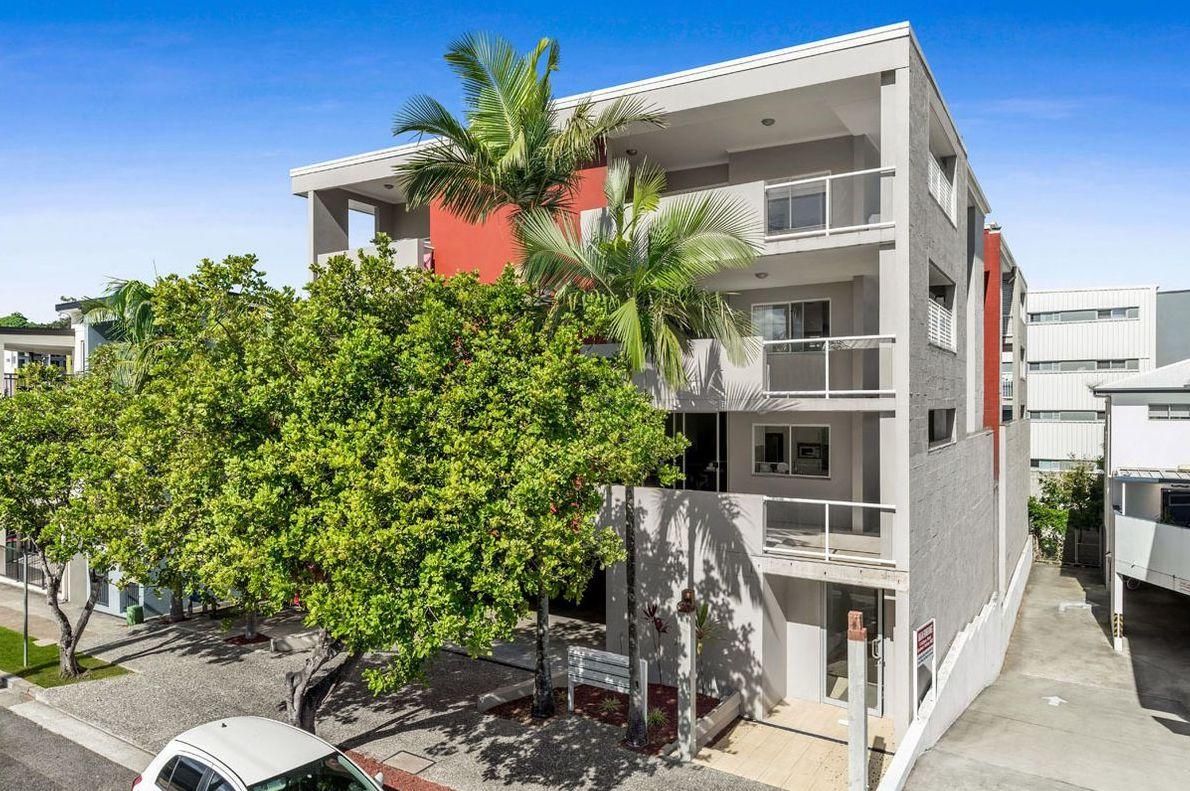 Main listing image for 1/7 Selborne St, Mount Gravatt East  QLD  4122
