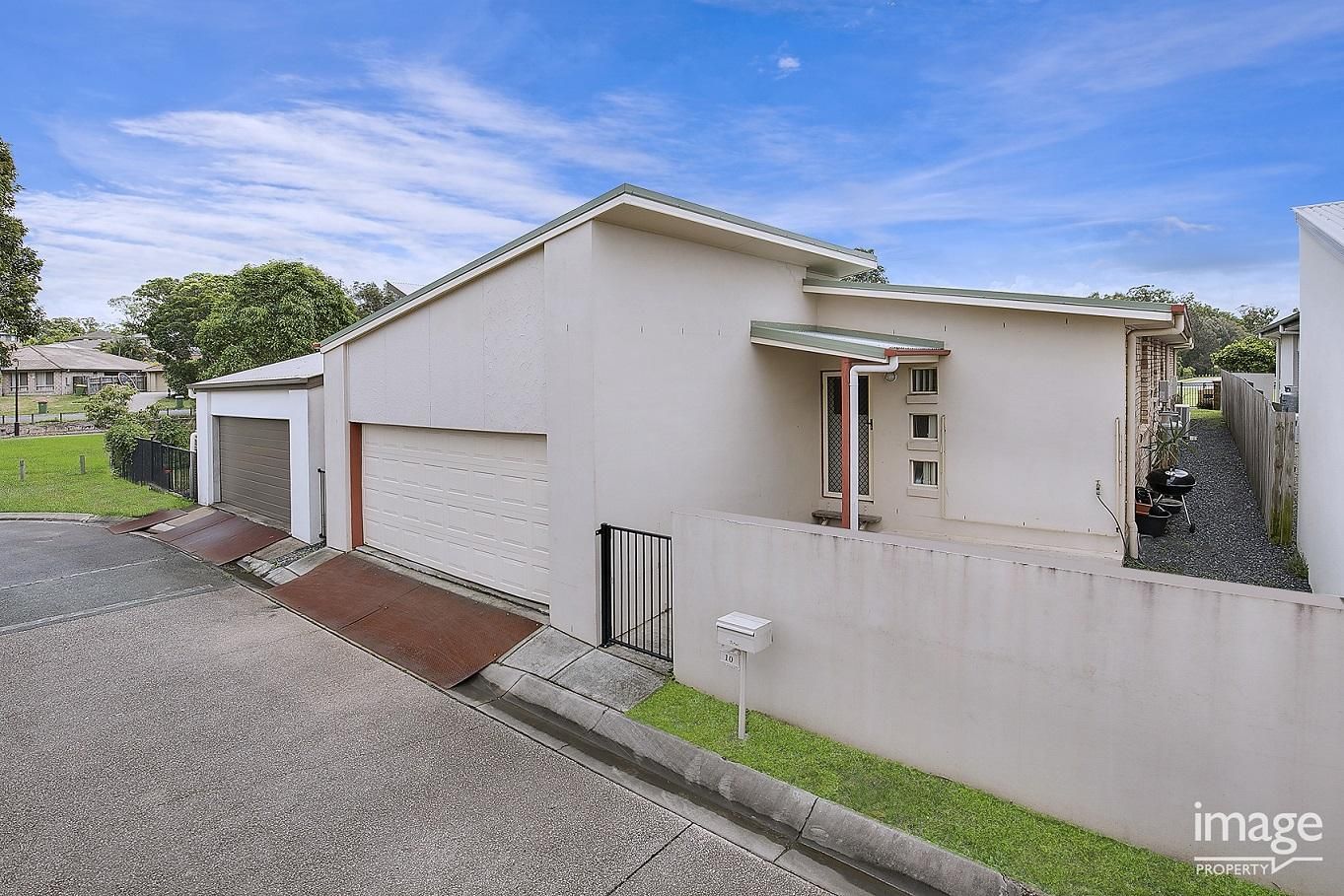 Main listing image for 10 Macrusser Cct, Warner  QLD  4500