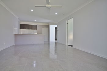 Image 5 for 2/14a Roma Street, SCARBOROUGH  QLD  4020
