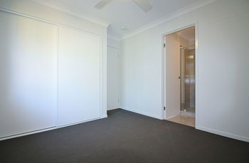 Image 5 for 2/14a Roma Street, SCARBOROUGH  QLD  4020