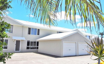 Image 3 for 5/11-13 Kowonga St, Pacific Paradise  QLD  4564