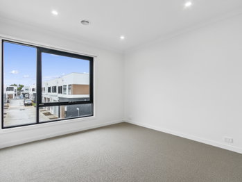Image 5 for 54 Shoreline Cres, Carrum Downs  VIC  3201