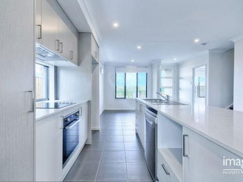 Image 5 for 140 Spring Mountain Blvd, Spring Mountain  QLD  4300