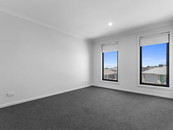 Image 6 for 70 Bourn Cct, Sunbury  VIC  3429