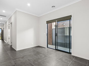 Image 3 for 16 Juliet Way, Berwick  VIC  3806