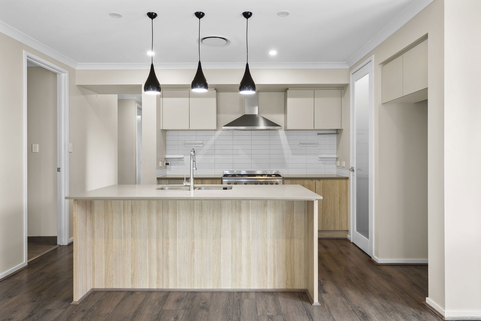 Main listing image for 15 Ponting Cct, Pallara  QLD  4110