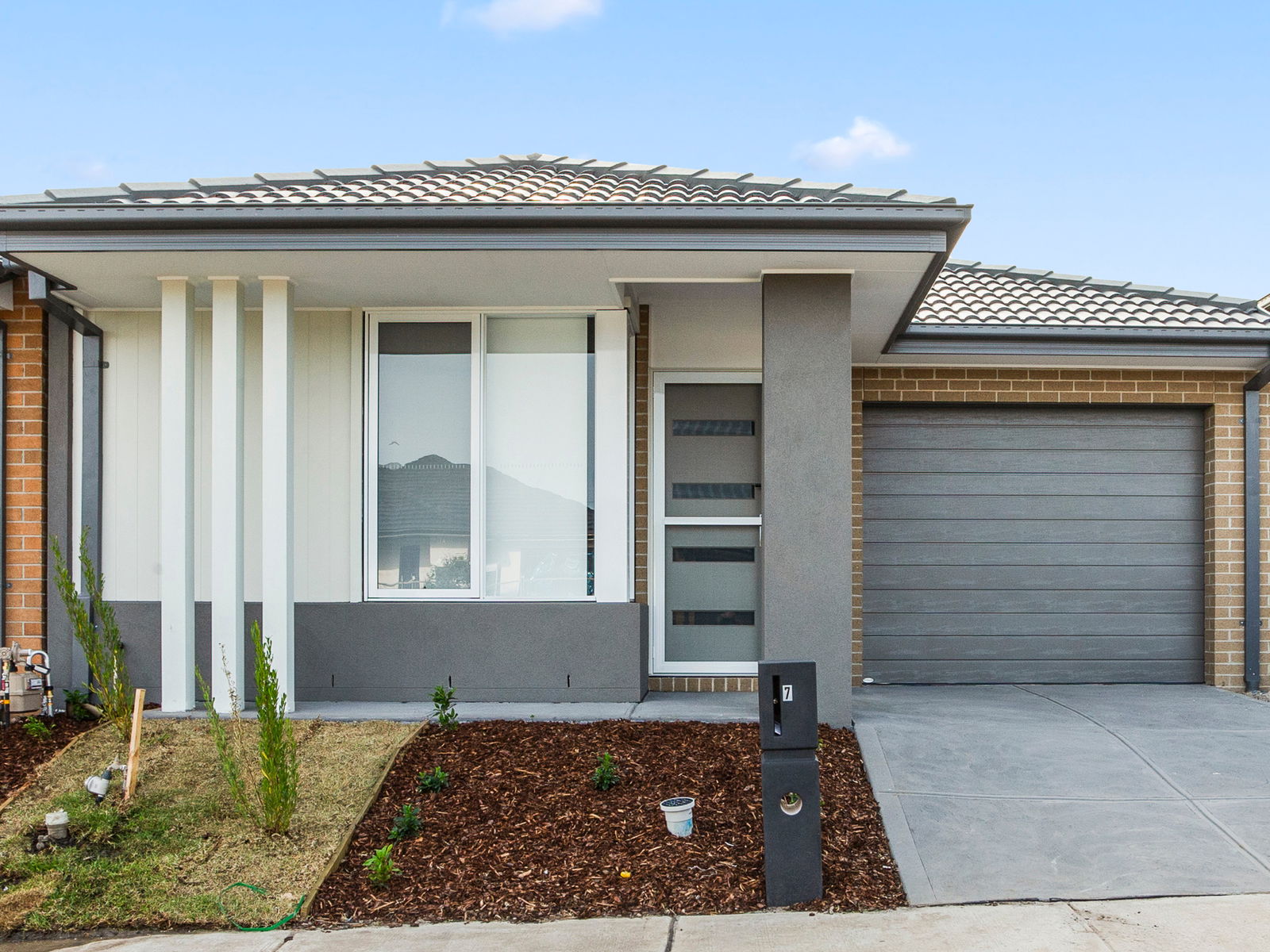 Main listing image for 7 Quinta Cres, Sunbury  VIC  3429