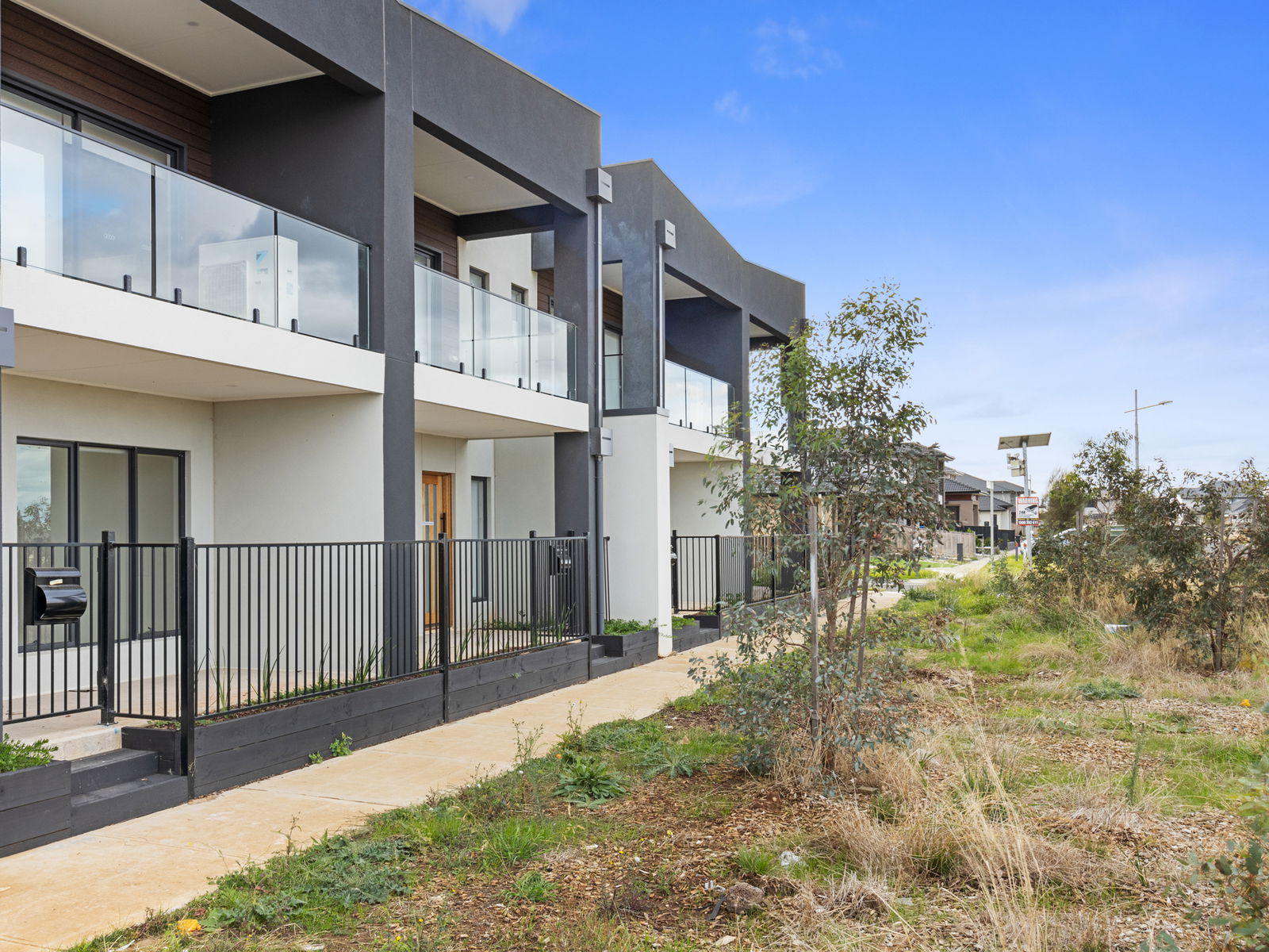 Main listing image for 10 Shanghai Walk, Truganina  VIC  3029