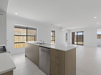 Image 4 for 358 Charlemont Rd, Armstrong Creek  VIC  3217