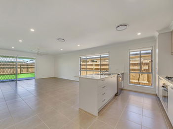 Image 4 for 39 Harvey Cir, Griffin  QLD  4503