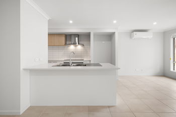 Image 4 for 18 Red Ash Cres, Deebing Heights  QLD  4306