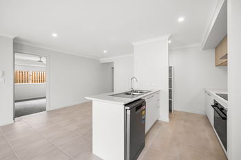 Image 5 for 18 Red Ash Cres, Deebing Heights  QLD  4306