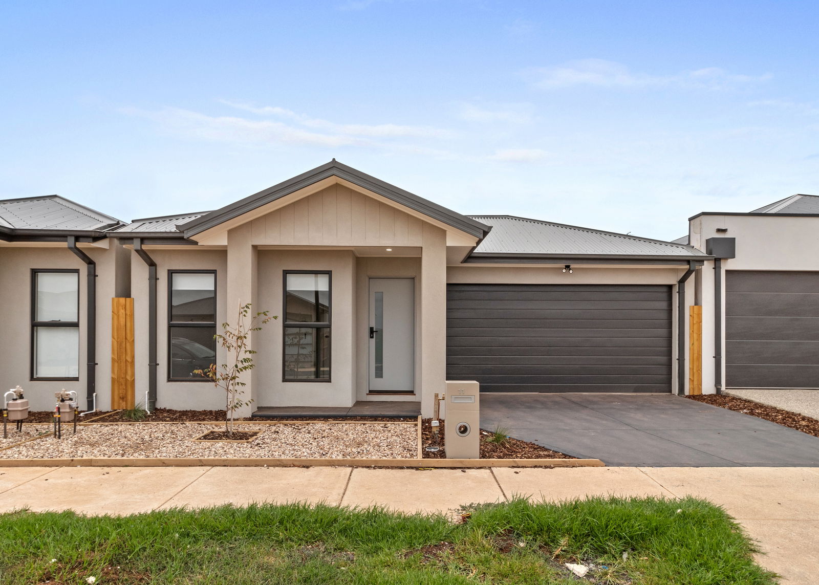 Main listing image for 11 Nectarine Street, Thornhill Park  VIC  3335