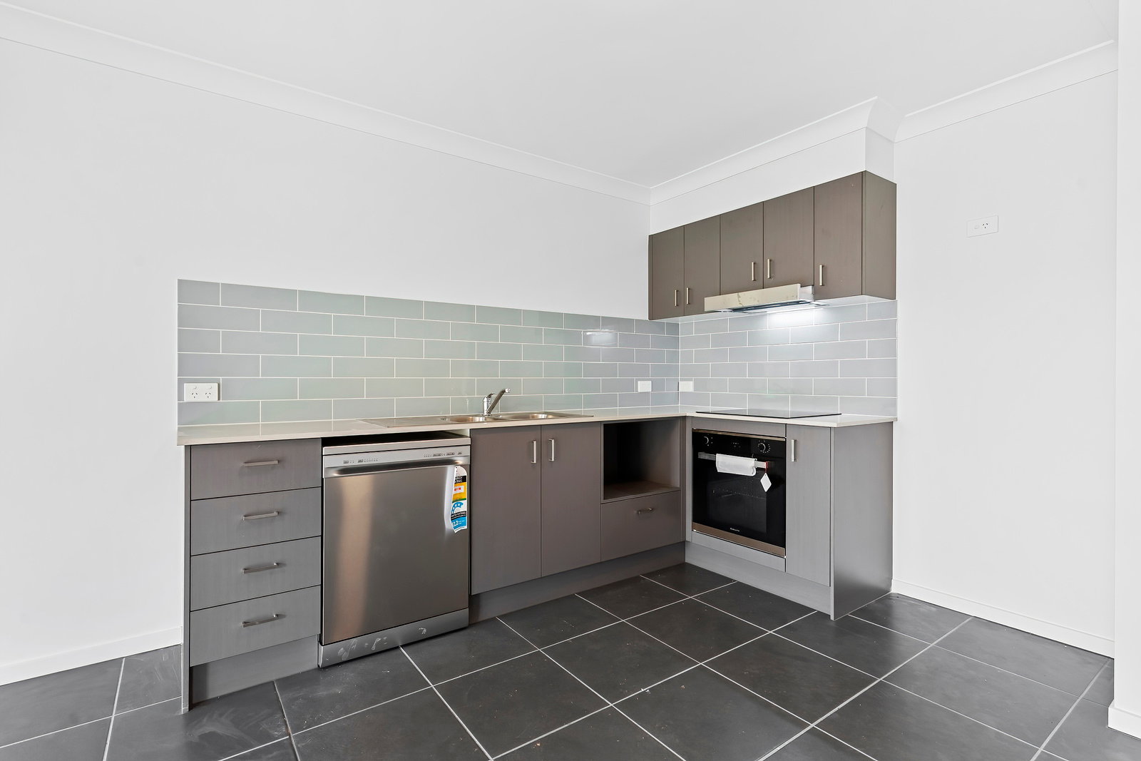 Main listing image for 2/8a Echidna La, Southside  QLD  4570