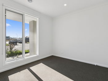 Image 5 for 27 Vizzini St, Cranbourne East  VIC  3977