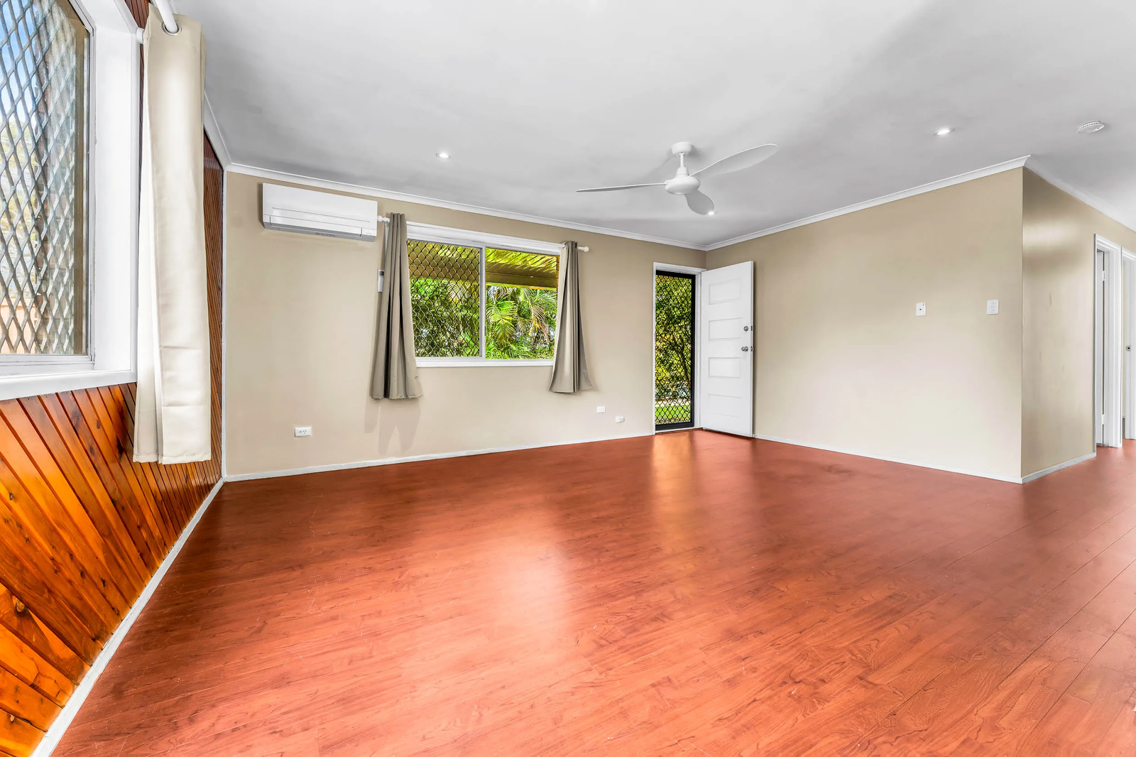 Main listing image for 27 Trulson Dr, Crestmead  QLD  4132