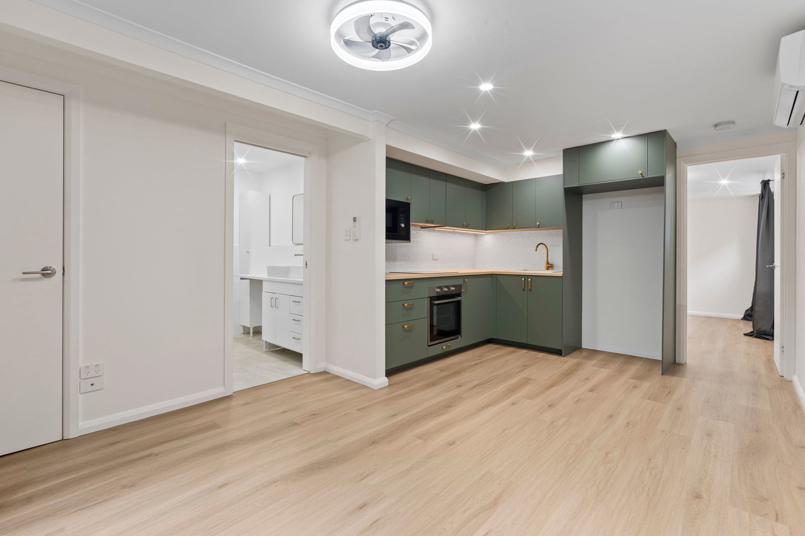 Main listing image for 8B Crest Dr, Elanora  QLD  4221