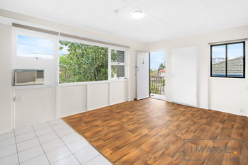 Image 3 for 2/230 Cavendish Rd, Coorparoo  QLD  4151