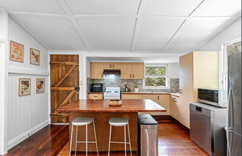 Image 3 for 38 Thompson St, Silkstone  QLD  4304