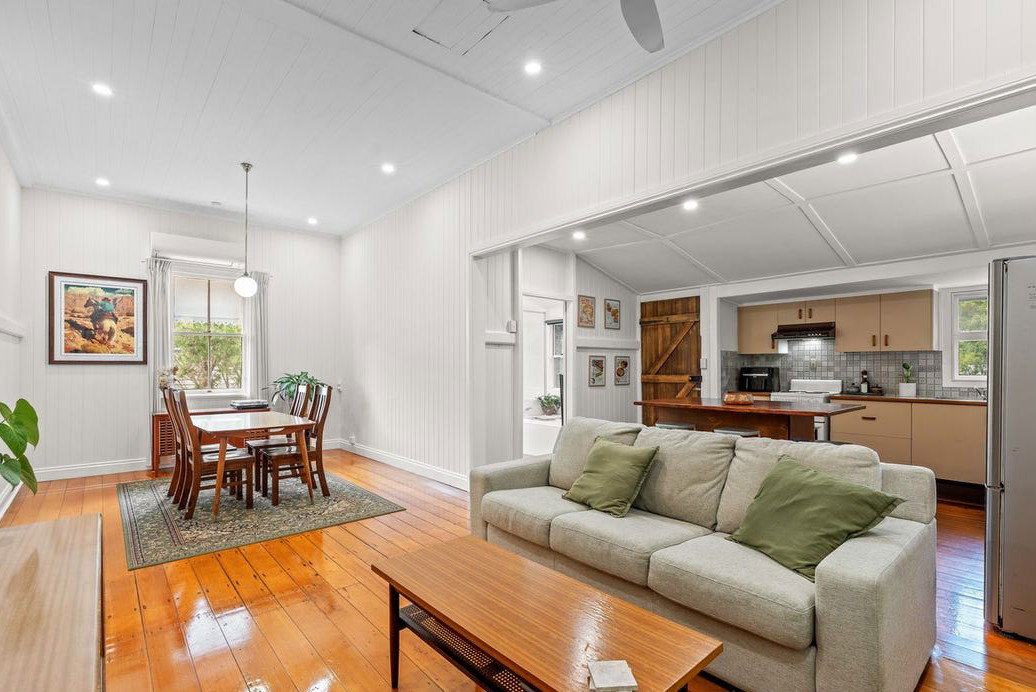 Main listing image for 38 Thompson St, Silkstone  QLD  4304