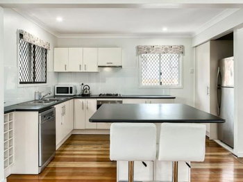 Image 5 for 28 Ansford St, Stafford Heights  QLD  4053