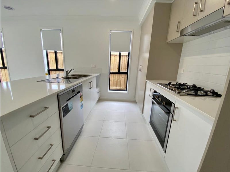 Main listing image for 32 Cloudburst Ave, Wyndham Vale  VIC  3024