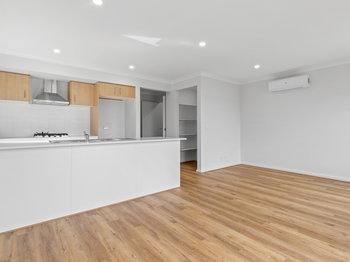 Image 4 for 97 Adelong Boulevard, Cobblebank  VIC  3338