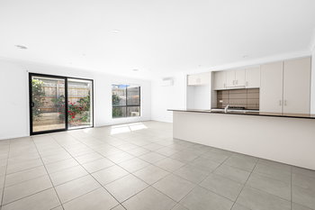 Image 3 for 6 Verdelho Wy, Clyde North  VIC  3978