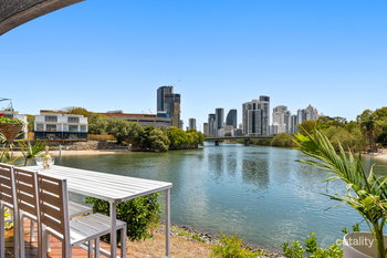 Image 3 for 6/27-29 Surfers Ave, Mermaid Waters  QLD  4218