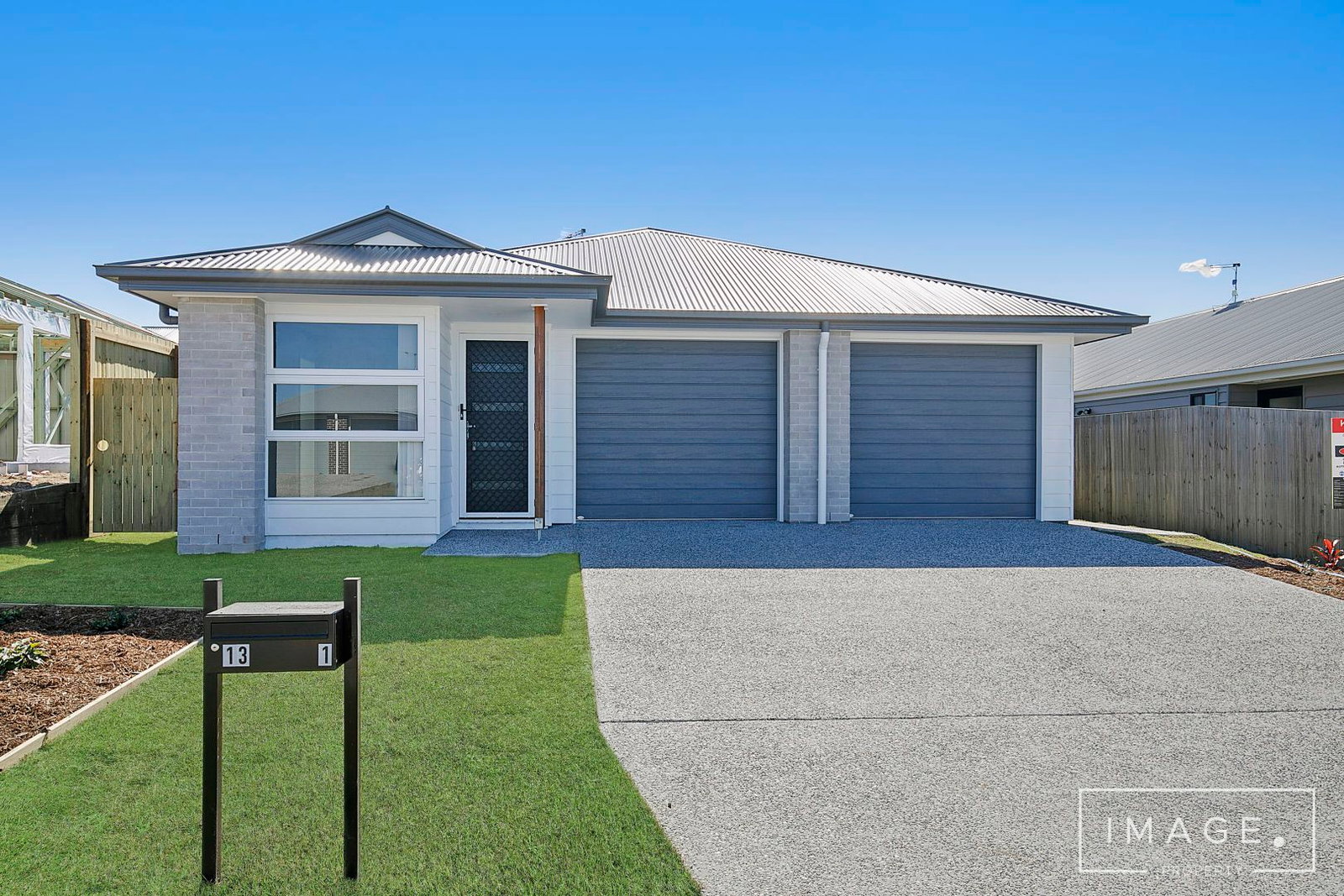 Main listing image for 2/13 Mount Mitchell St, Park Ridge  QLD  4125