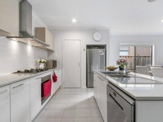 Image 3 for 19 Warrego Circuit, Sandhurst  VIC  3977