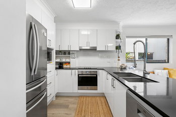 Image 6 for 4/1222-1226 Gold Coast Hwy, Palm Beach  QLD  4221