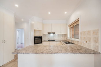 Image 6 for 4 Glama Court, Roxburgh Park  VIC  3064