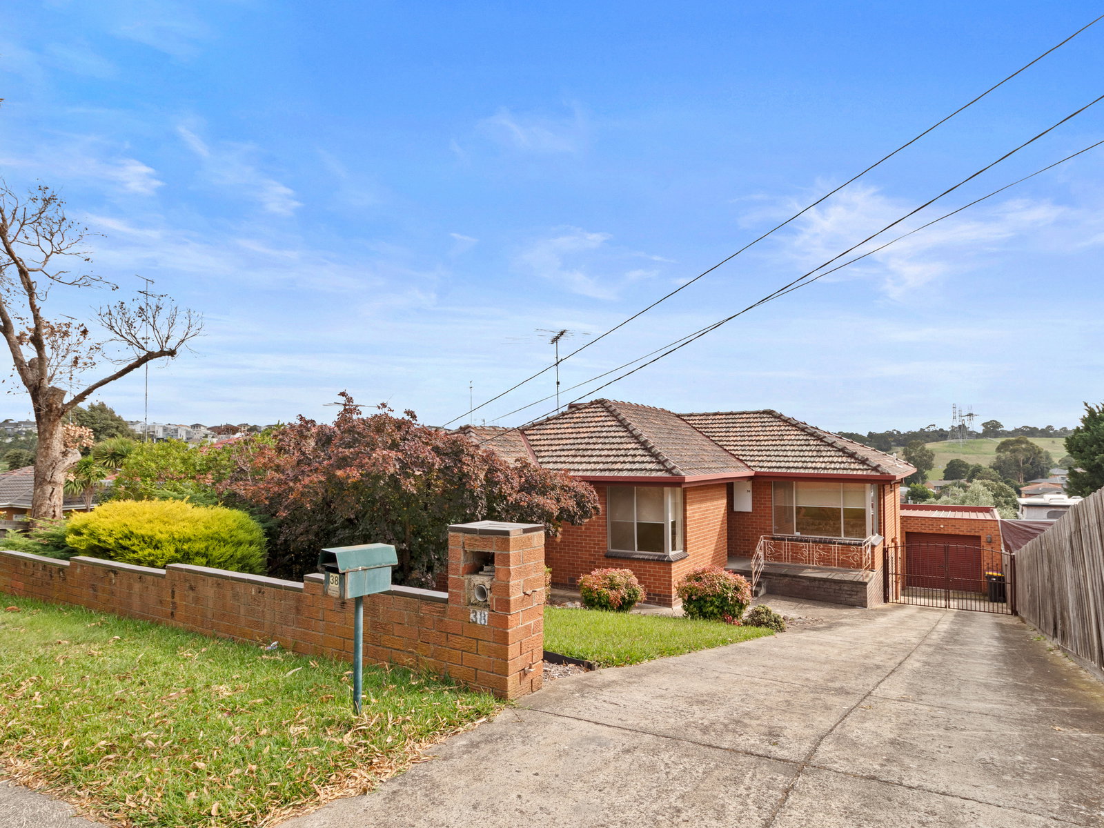 Main listing image for 38 Valley Cres, Glenroy  VIC  3046