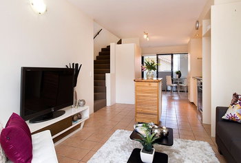 Image 3 for 13/120 Sydney St, New Farm  QLD  4005