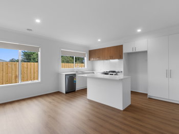 Image 4 for 8 Longwarry Rd, Drouin  VIC  3818