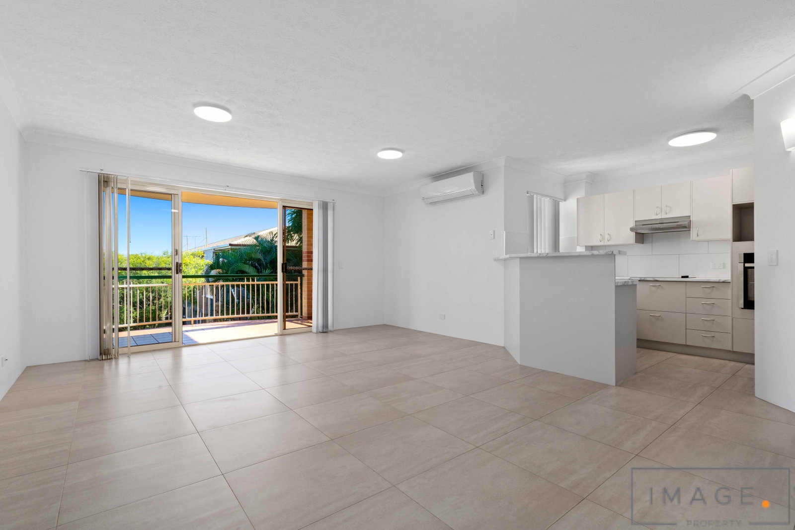 2/48 Kitchener St, Coorparoo, QLD, 4151, Coorparoo - Thumbnail 3