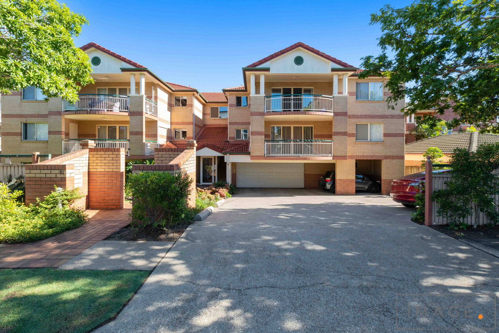 Main listing image for 2/48 Kitchener St, Coorparoo  QLD  4151