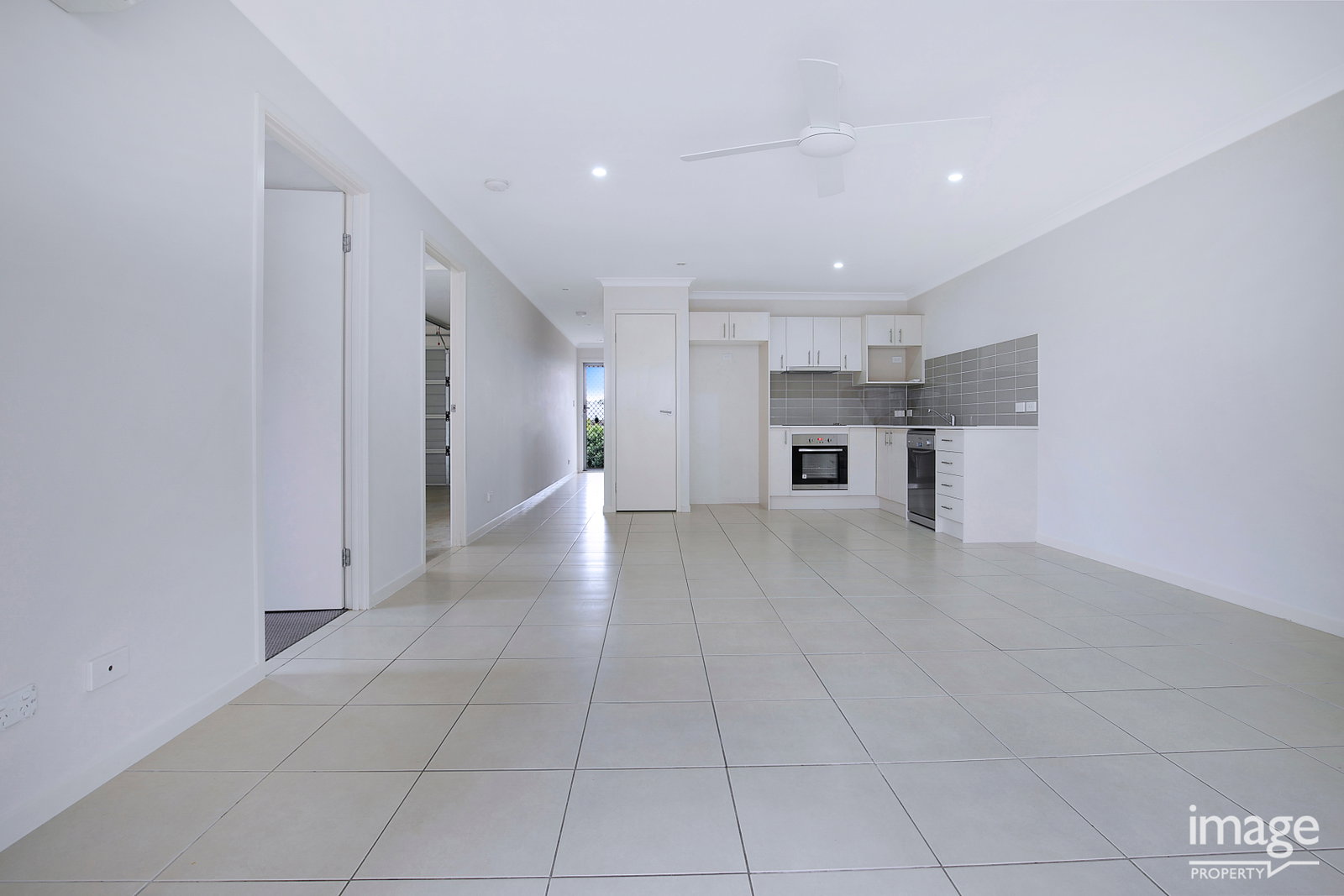 2/58-60 Feather Ct, Morayfield, QLD, 4506, Morayfield - Thumbnail 4